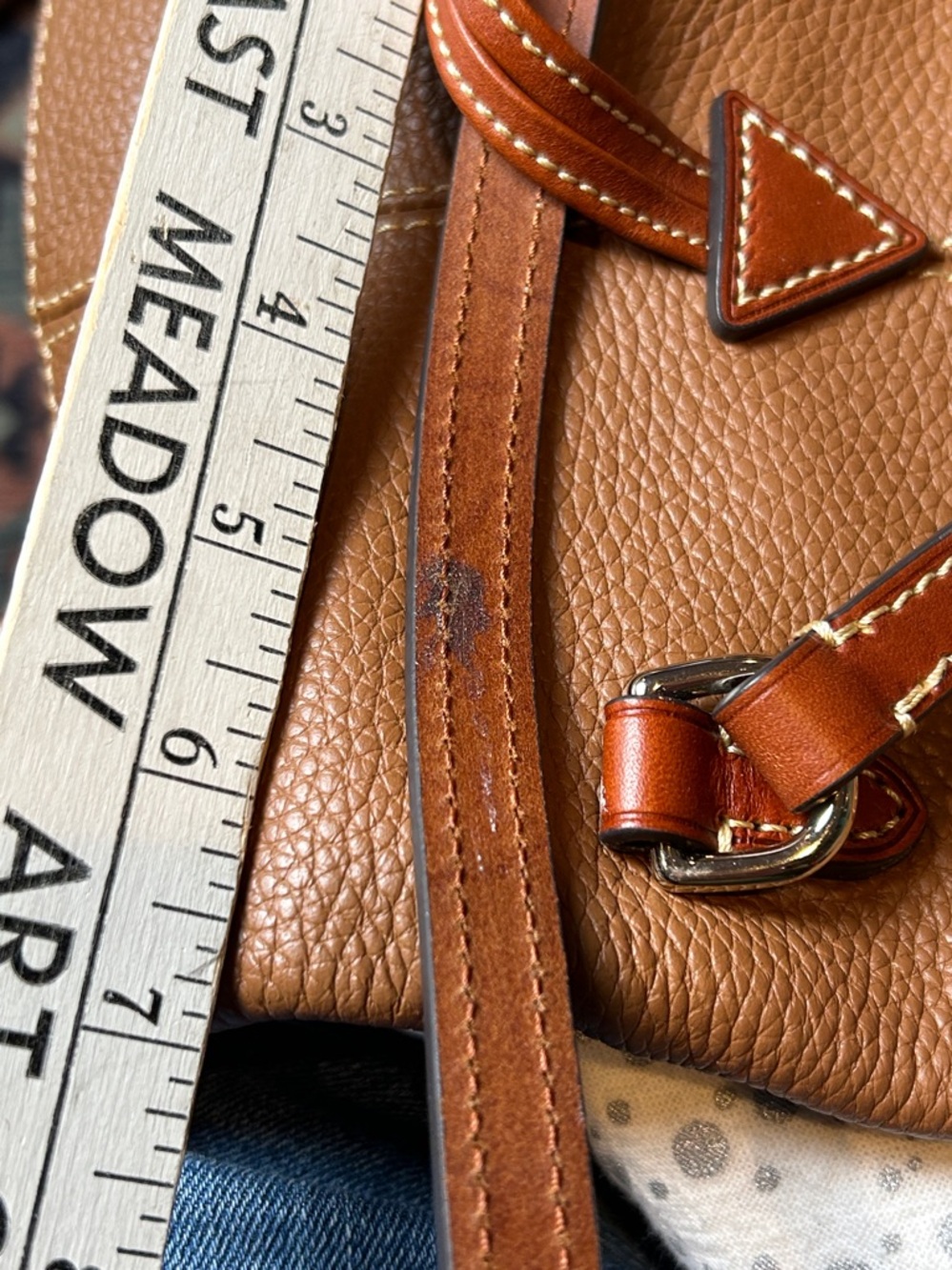 Dooney & Bourke Pebble Grain toggle Crossbody NWOT - Picture 4 of 5